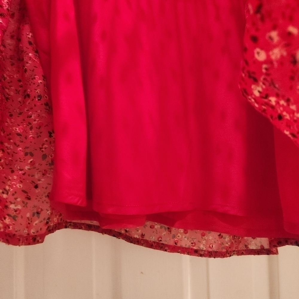 Lucky Brand semi sheer Swiss dot detail and floral print blouse. - Picture 12 of 12
